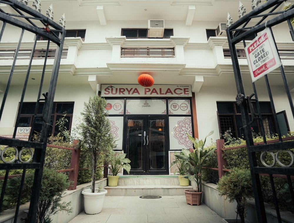 Ashram front view in Rishikesh yoga school