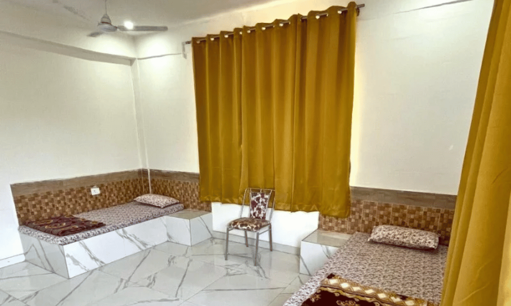 Comfortable Twin Sharing Bedroom with Himalayan View Windows