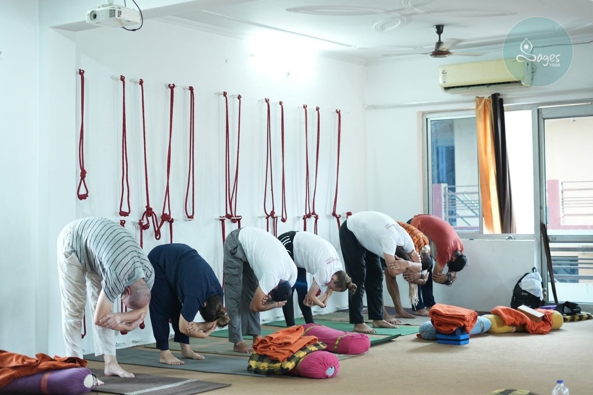 best yoga retreat in rishikesh